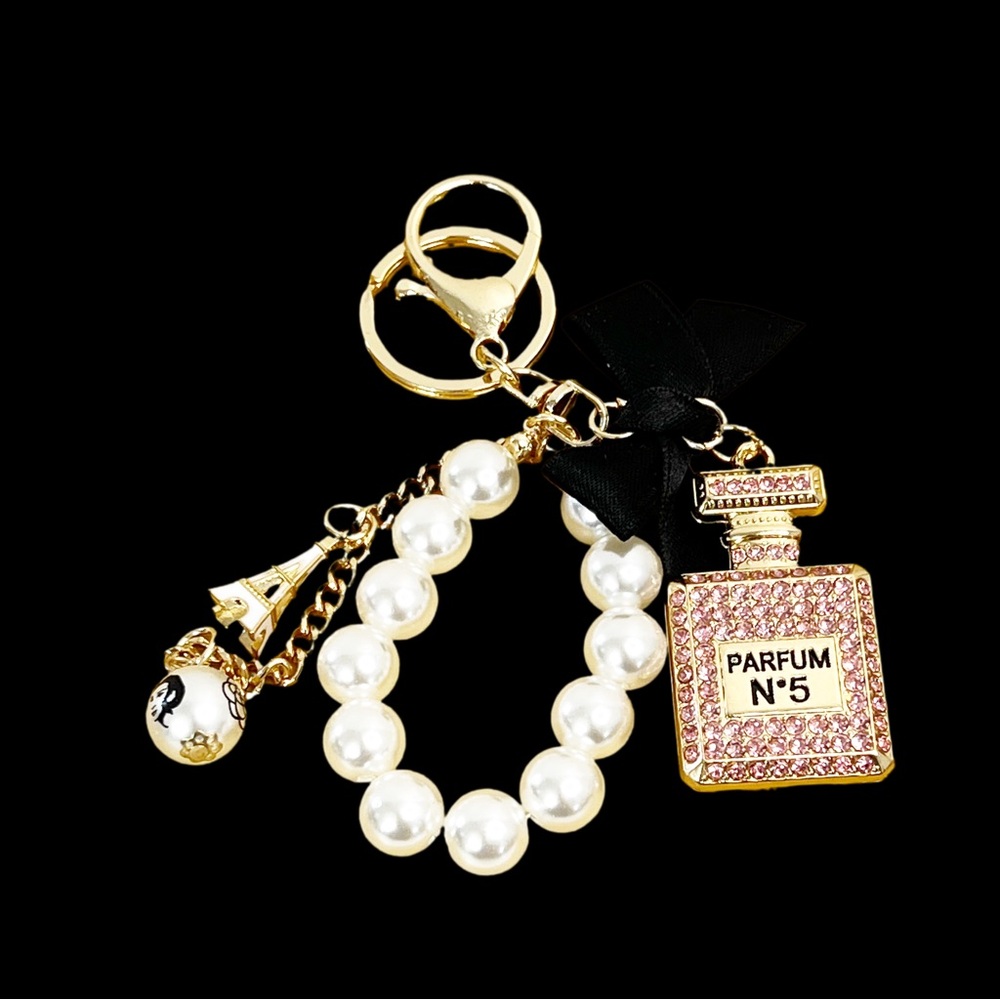 Elegant Pearl & Perfume Bottle Keychain | Chic Rhinestone Bling Accessory